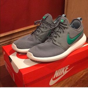 Mens Nike Roshe Two Running Shoes 11 Green/Grey